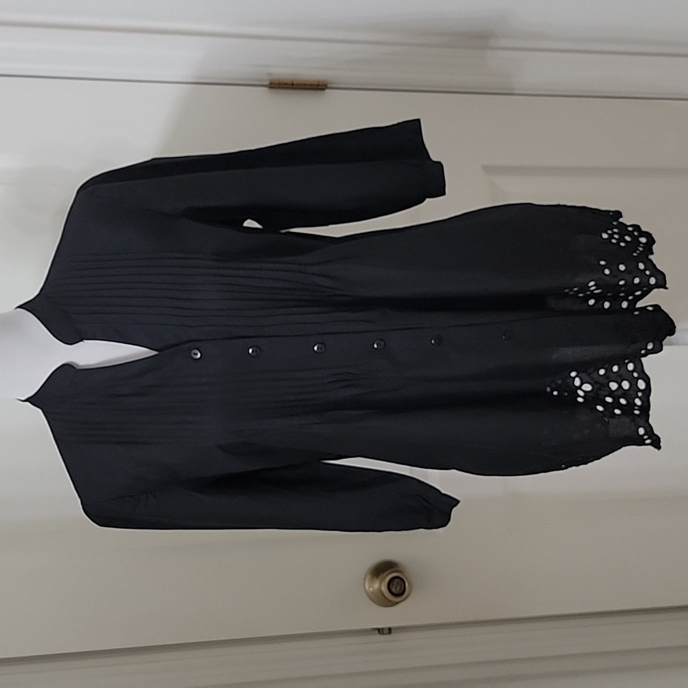 Coldwater Creek Size XS Black Tunic w/ Pin Tuck Front, Eyelet Scalloped Edge NEW